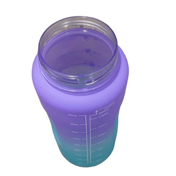 2L Water Bottle - Picture 5 of 10